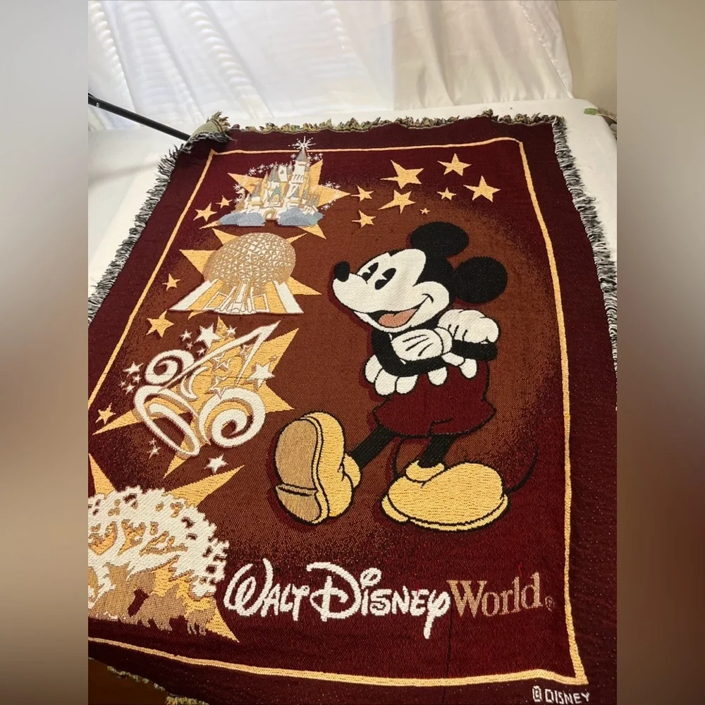 Walt Disney World Mickey Mouse Throw Blanket Tapestry Magic Kingdom Epcot 43x58